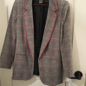 Size Small Nygard Black and White Glen Plaid with red accents Blazer
